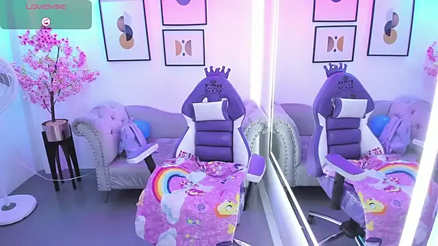 Victoria  doll online show from May 4, 12:23 pm