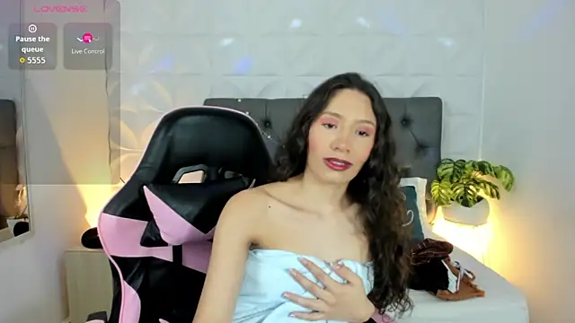valeryn  rosse online show from May 1, 2:27 am