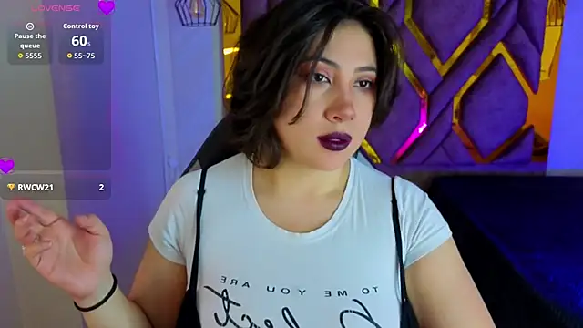Snapshot of Luvienne chatting on May 23, 7:07 pm Luvienne online show from May 23, 7:07 pm