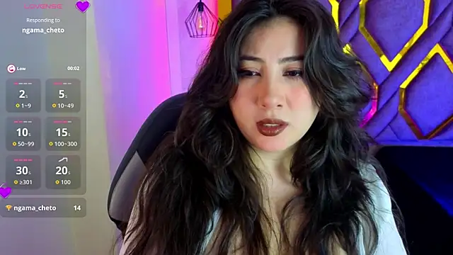 Snapshot of Luvienne chatting on May 25, 6:58 pm Luvienne online show from May 25, 6:58 pm