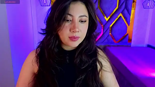 Snapshot of Luvienne chatting on June 18, 7:07 pm Luvienne online show from June 18, 7:07 pm