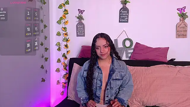 emiily curly online show from April 27, 12:58 pm
