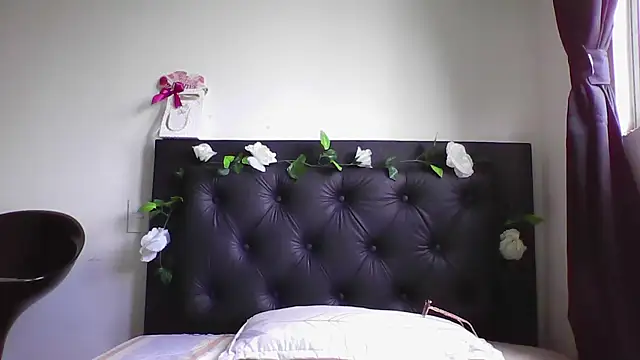 Snapshot of camila_star10 chatting on May 15, 9:22 pm camila star10 online show from May 15, 9:22 pm