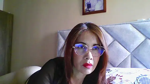 Snapshot of camila_star10 chatting on June 4, 3:40 pm camila star10 online show from June 4, 3:40 pm