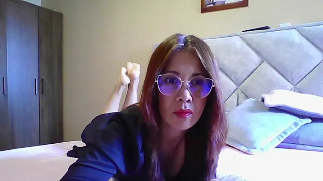 Snapshot of camila_star10 chatting on June 15, 4:53 pm camila star10 online show from June 15, 4:53 pm