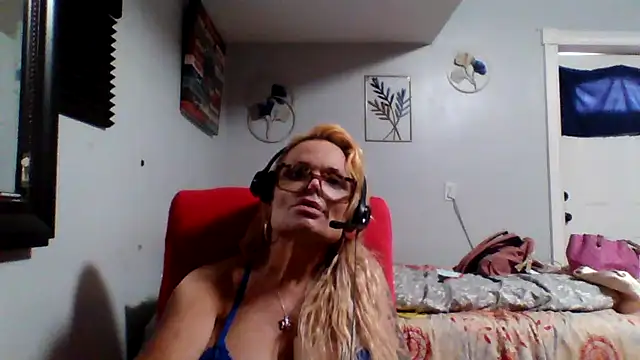 Snapshot of starandsky chatting on June 10, 3:44 pm starandsky online show from June 10, 3:44 pm