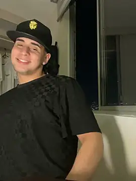 Maximuz1920 online show from February 5, 4:17 am