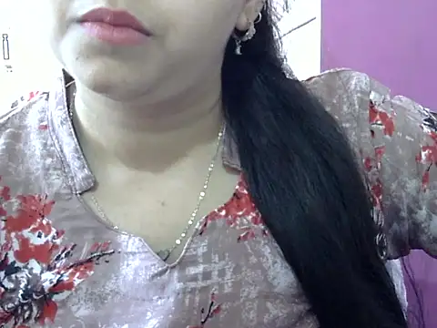 Cute Aliyaa online show from April 30, 9:48 am