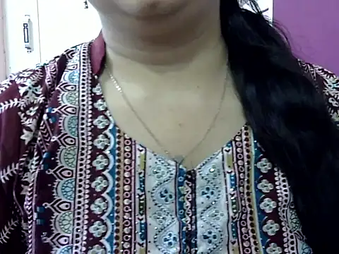 Cute Aliyaa online show from May 2, 9:47 am