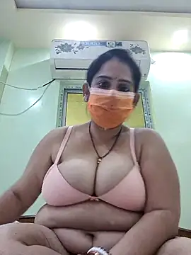 Snapshot of diyam4002 chatting on February 16, 10:00 am diyam4002 online show from February 16, 10:00 am