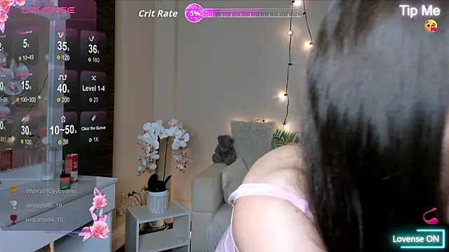 AliceW0ral online show from March 18, 9:29 pm