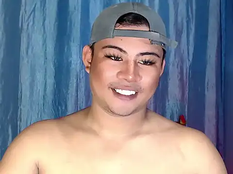 Snapshot of beraldick chatting on July 10, 2:49 am beraldick online show from July 10, 2:49 am