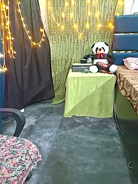 alinaarora online show from May 1, 5:50 pm