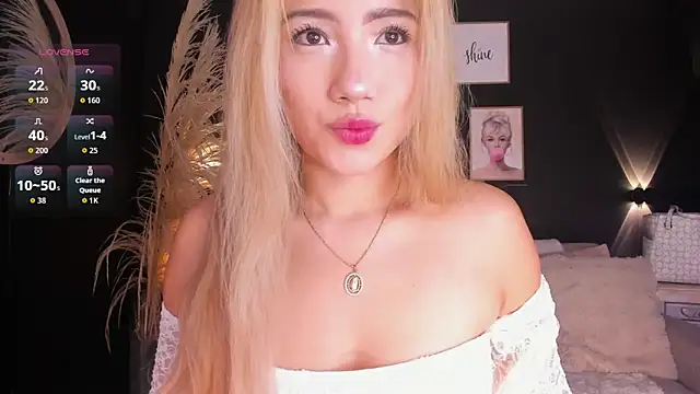 Snapshot of Isa_cortes_ chatting on May 21, 1:29 pm Isa cortes online show from May 21, 1:29 pm