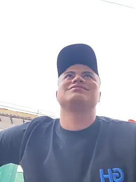 andresmahecha777 online show from February 8, 9:51 pm