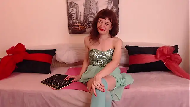 Snapshot of SabrinaBrows chatting on July 6, 3:03 pm SabrinaBrows online show from July 6, 3:03 pm