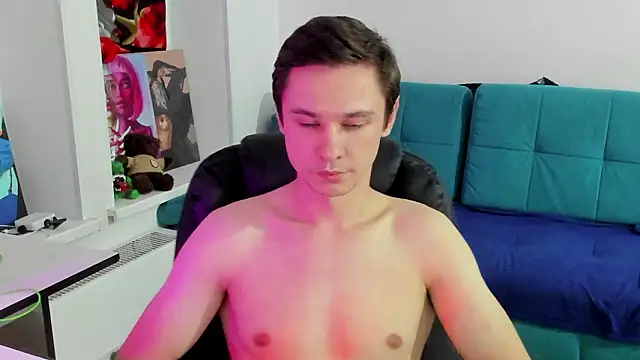 Snapshot of Alexmansuper chatting on February 25, 12:20 am Alexmansuper online show from February 25, 12:20 am