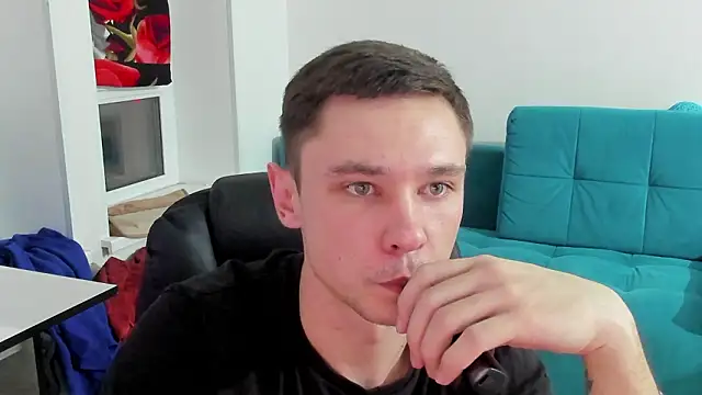 Snapshot of Alexmansuper chatting on March 12, 11:44 pm Alexmansuper online show from March 12, 11:44 pm