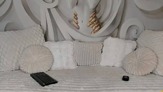 Snapshot of JessicaLee25 chatting on August 3, 12:31 am JessicaLee25 online show from August 3, 12:31 am