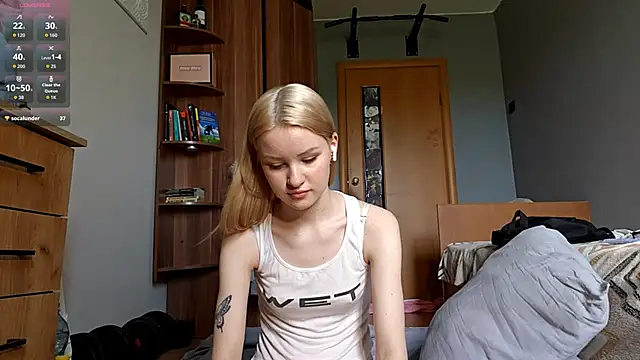 Snapshot of ChongTreece chatting on June 13, 7:39 am ChongTreece online show from June 13, 7:39 am