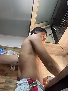 Snapshot of CreamKingg chatting on March 9, 5:17 pm CreamKingg online show from March 9, 5:17 pm