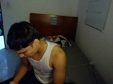 Snapshot of CreamKingg chatting on March 21, 2:49 am CreamKingg online show from March 21, 2:49 am