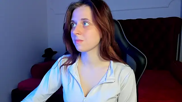 FreyaVey online show from March 11, 5:30 pm