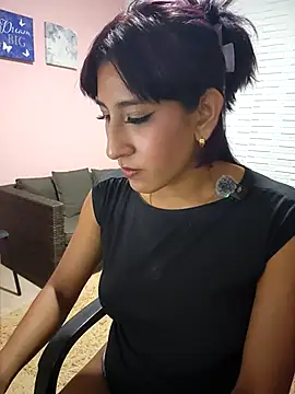 Snapshot of Violet_rousse7 chatting on June 4, 5:24 am Violet rousse7 online show from June 4, 5:24 am