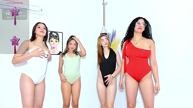 Snapshot of Caramelos_cianuro chatting on February 12, 1:00 am Caramelos cianuro online show from February 12, 1:00 am