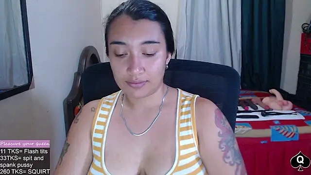 Snapshot of Robin_H00t_2 chatting on May 29, 10:30 pm Robin H00t 2 online show from May 29, 10:30 pm