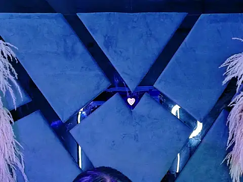 KylieWhitee online show from February 28, 10:27 am