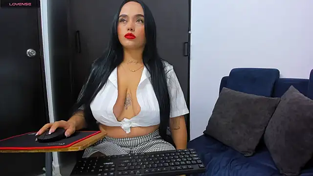 Snapshot of eliclasss chatting on May 11, 7:55 pm eliclasss online show from May 11, 7:55 pm