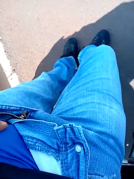 Snapshot of negrim10 chatting on March 20, 12:43 pm negrim10 online show from March 20, 12:43 pm