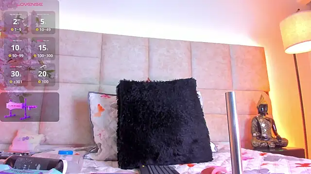 Snapshot of IsabelaRoman chatting on March 30, 8:43 pm IsabelaRoman online show from March 30, 8:43 pm