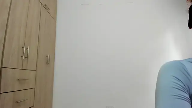 Hannakitten77 online show from February 25, 10:41 pm