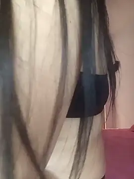 Snapshot of luna_pinky chatting on June 18, 6:23 pm luna pinky online show from June 18, 6:23 pm