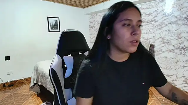 Camila IRoose online show from May 7, 2:50 am