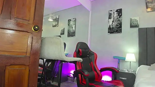 Raphael Nyon online show from March 2, 5:08 am