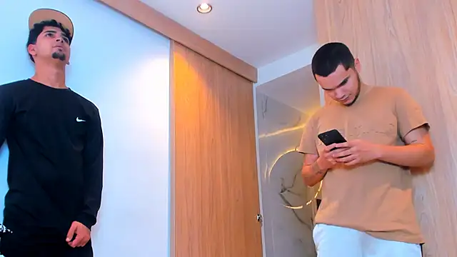 TheBatMansion online show from February 13, 6:48 pm