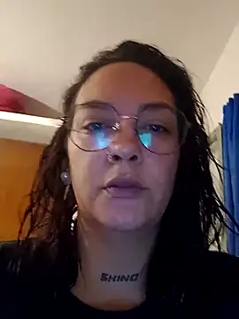 kuramaqueen online show from February 7, 1:09 am