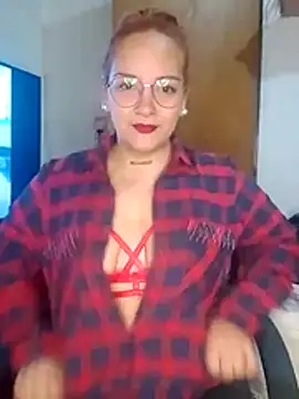 Snapshot of kuramaqueen chatting on May 28, 4:43 am kuramaqueen online show from May 28, 4:43 am