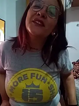 Snapshot of kuramaqueen chatting on June 3, 2:47 am kuramaqueen online show from June 3, 2:47 am
