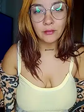 Snapshot of kuramaqueen chatting on June 27, 1:43 am kuramaqueen online show from June 27, 1:43 am