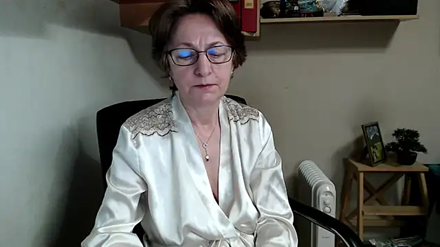 katemodel online show from February 17, 7:38 am