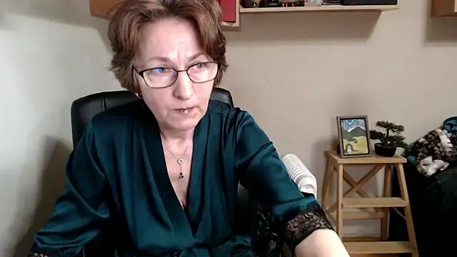 katemodel online show from March 2, 7:59 am