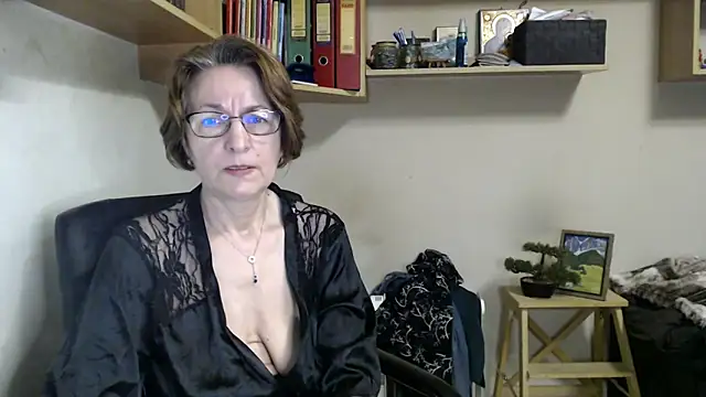 Snapshot of katemodel chatting on June 6, 5:12 am katemodel online show from June 6, 5:12 am