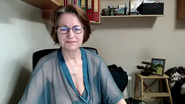 Snapshot of katemodel chatting on June 11, 5:27 am katemodel online show from June 11, 5:27 am