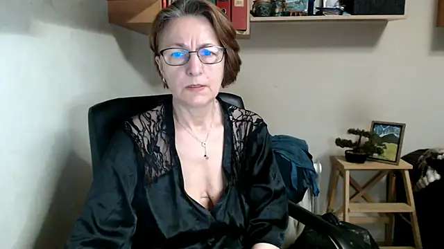 Snapshot of katemodel chatting on June 12, 6:45 am katemodel online show from June 12, 6:45 am