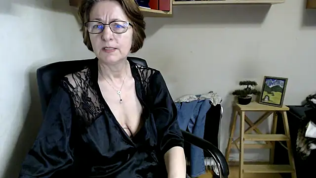 Snapshot of katemodel chatting on June 16, 5:43 am katemodel online show from June 16, 5:43 am