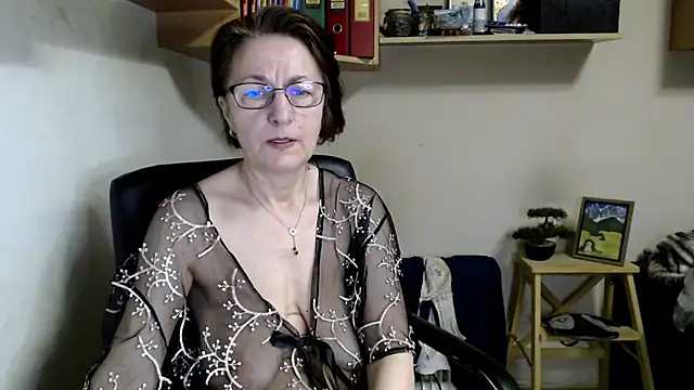 Snapshot of katemodel chatting on June 23, 6:33 am katemodel online show from June 23, 6:33 am